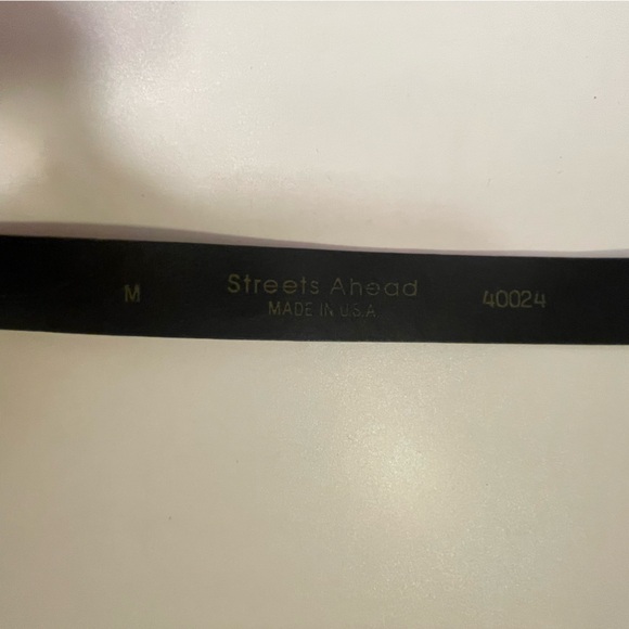 Women’s Belt Size Medium 40 inches Made in Italy Floral detail scrolling design - Picture 10 of 11